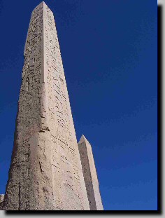 Oblisque d'Hatchepsout (30 mtres de hauteur).